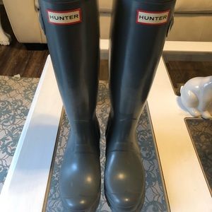 Hunter Women’s Original Tall Gloss Rain Boots
